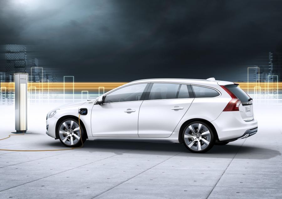  Volvo V60 Plug-in Hybrid 2011 года  (фото 30 из 68)